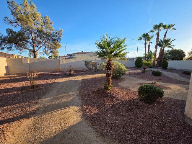 Building Photo - 748 Maccabe Ave
