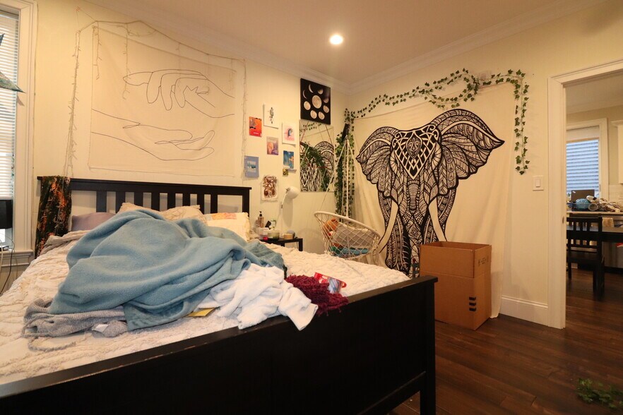 Building Photo - 140 Minden St