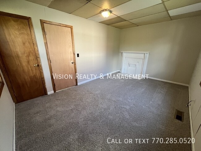 Building Photo - 802 E Williams St