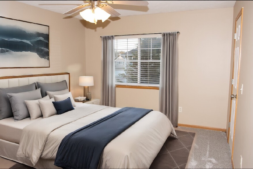 Building Photo - 8767 Ridge Hollow Dr