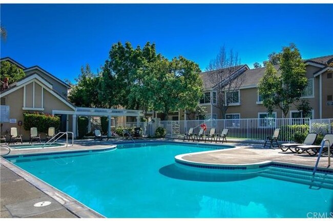 Building Photo - Carlton Square Spacious House w/Central AC...