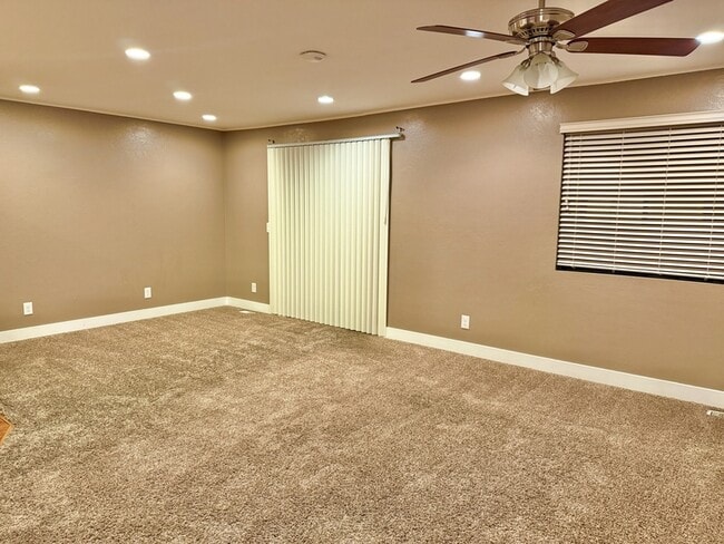 Building Photo - 7426 S 700 E