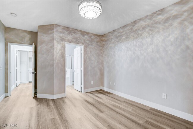 Building Photo - 1713 Sky of Red Dr