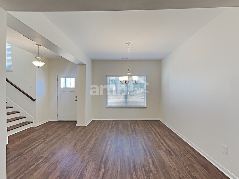 Building Photo - 20 Valley Brook Ct