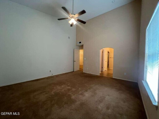 Building Photo - 6700 Hermoso Del Sol Dr