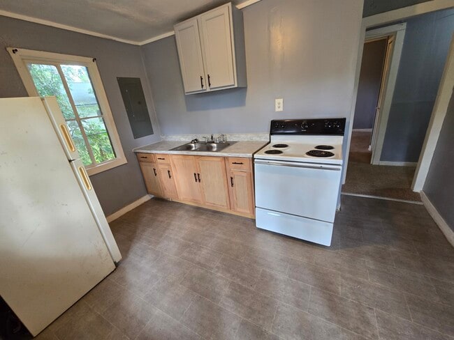 Building Photo - 2081 Tuskegee Rd
