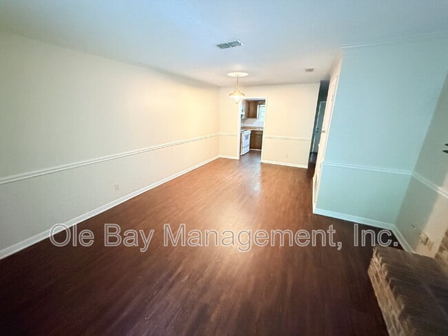 Building Photo - 965 Navco Rd