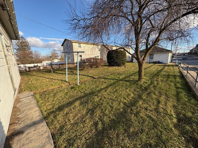 Building Photo - 1 Brown St