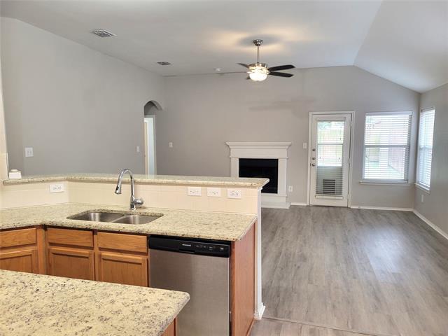Building Photo - 725 Sequoia Dr