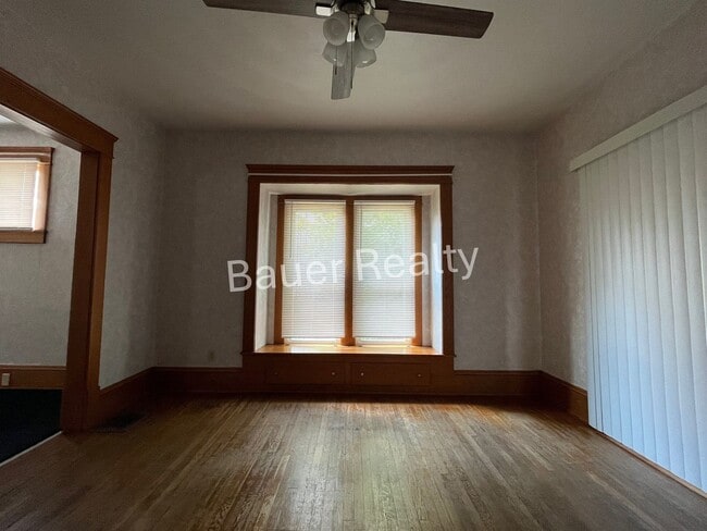 Building Photo - Three Bedroom Near Brookside Park
