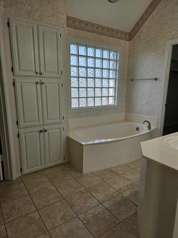 Building Photo - 611 Ashbrook Ct