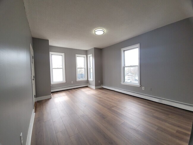 Building Photo - 26 Endicott St