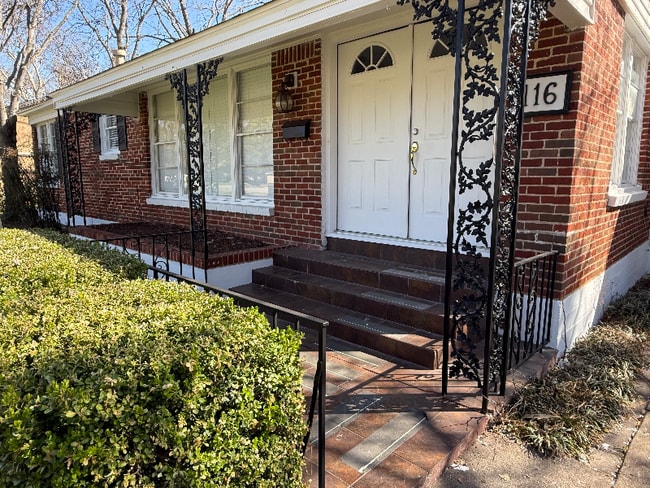 Building Photo - 116 W Park Row Dr