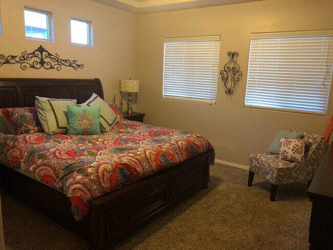 Building Photo - Gorgeous 4 bedroom home in Del Prado