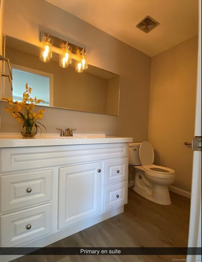 Building Photo - 99 Brittany Farms Rd