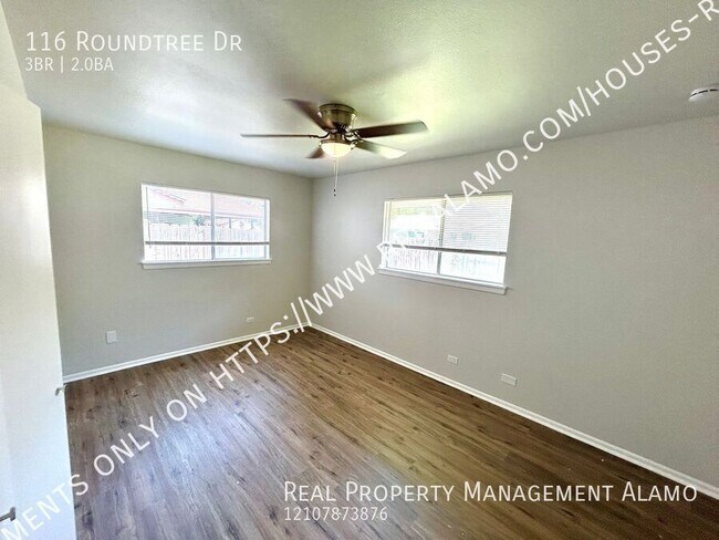 Building Photo - 116 Roundtree Dr-