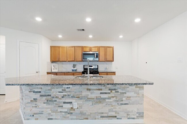 Building Photo - 20835 Filbert Ln