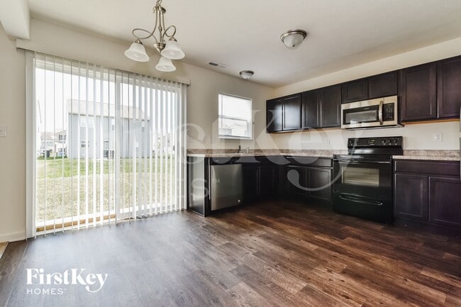 Building Photo - 8115 Fisher Bend Dr