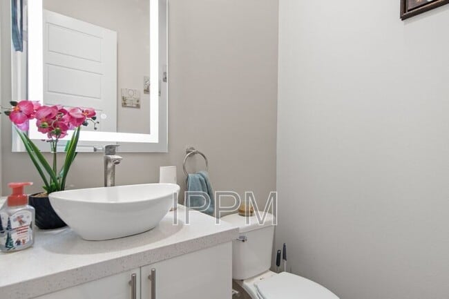 Building Photo - 30816 Muraya St