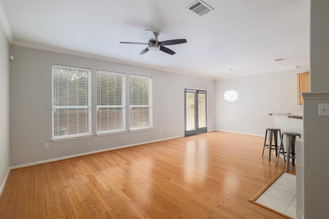 Building Photo - 4620 W William Cannon Dr