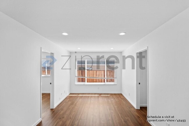Building Photo - 516 Tanager Rd
