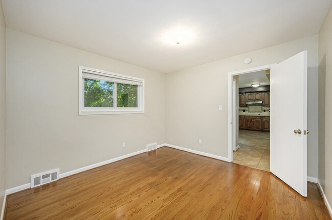 Building Photo - 24447 Bloomington Ct