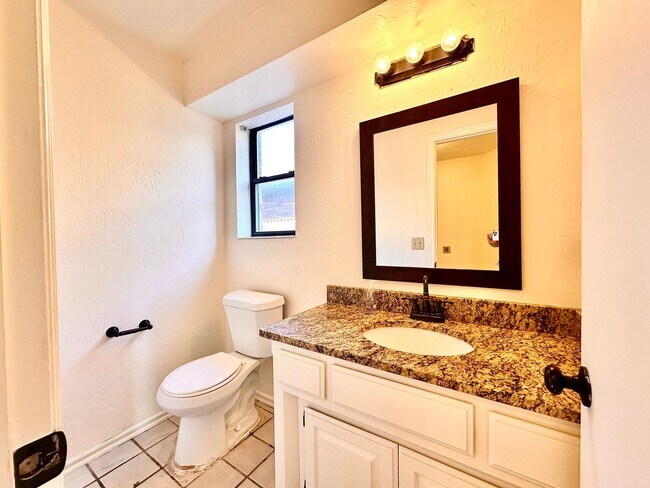 Building Photo - Spacious 4 Bed in Deer Creek - Move in Deposit-Free!(If Qualified)