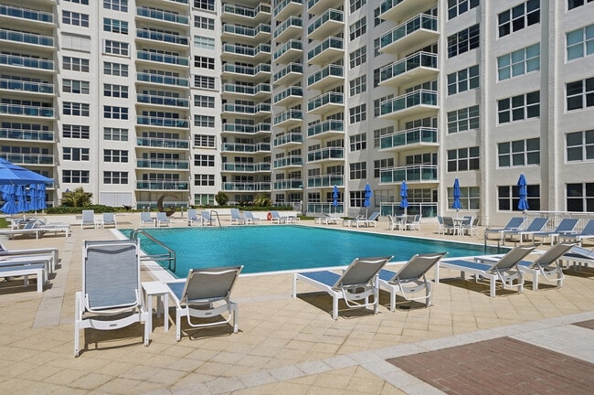 Building Photo - 3900 Galt Ocean Dr