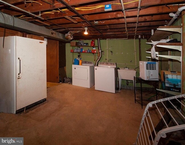 Building Photo - 316 Swarthmore Rd