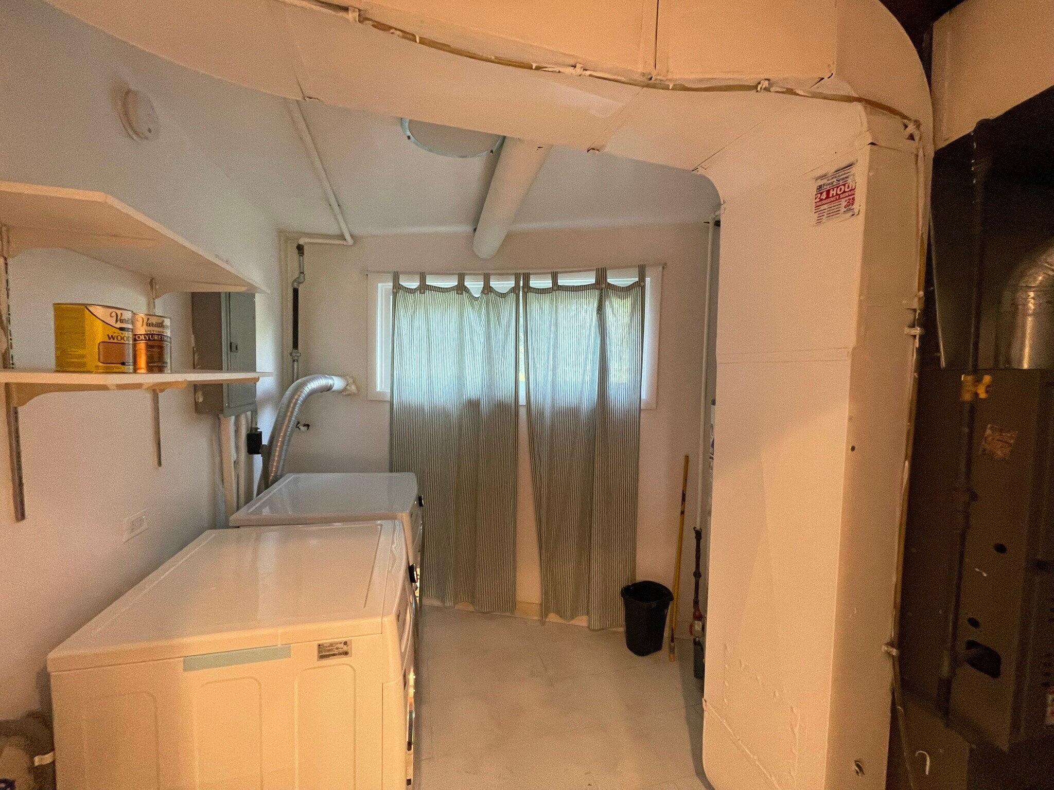 Building Photo - 725 Hibbard Rd