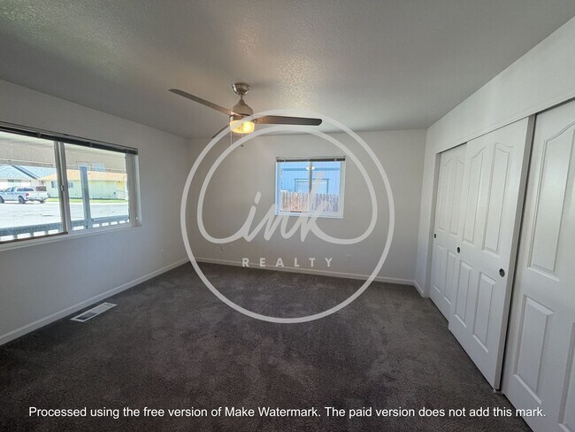 Building Photo - 2 Bedroom Duplex with amazing views in Gardnerville Ranchos