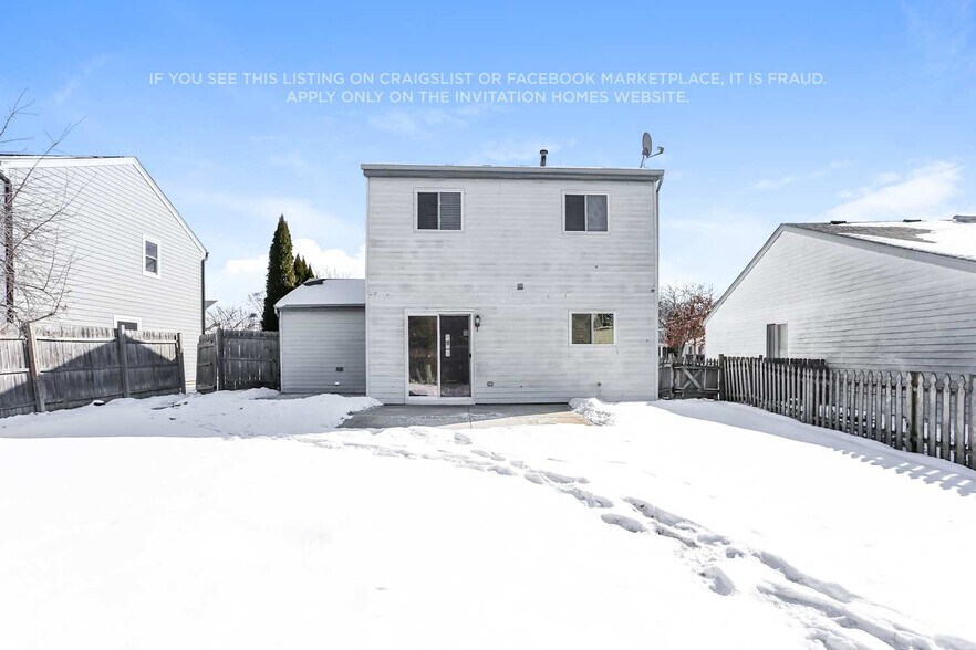 Building Photo - 2S526 Cynthia Dr