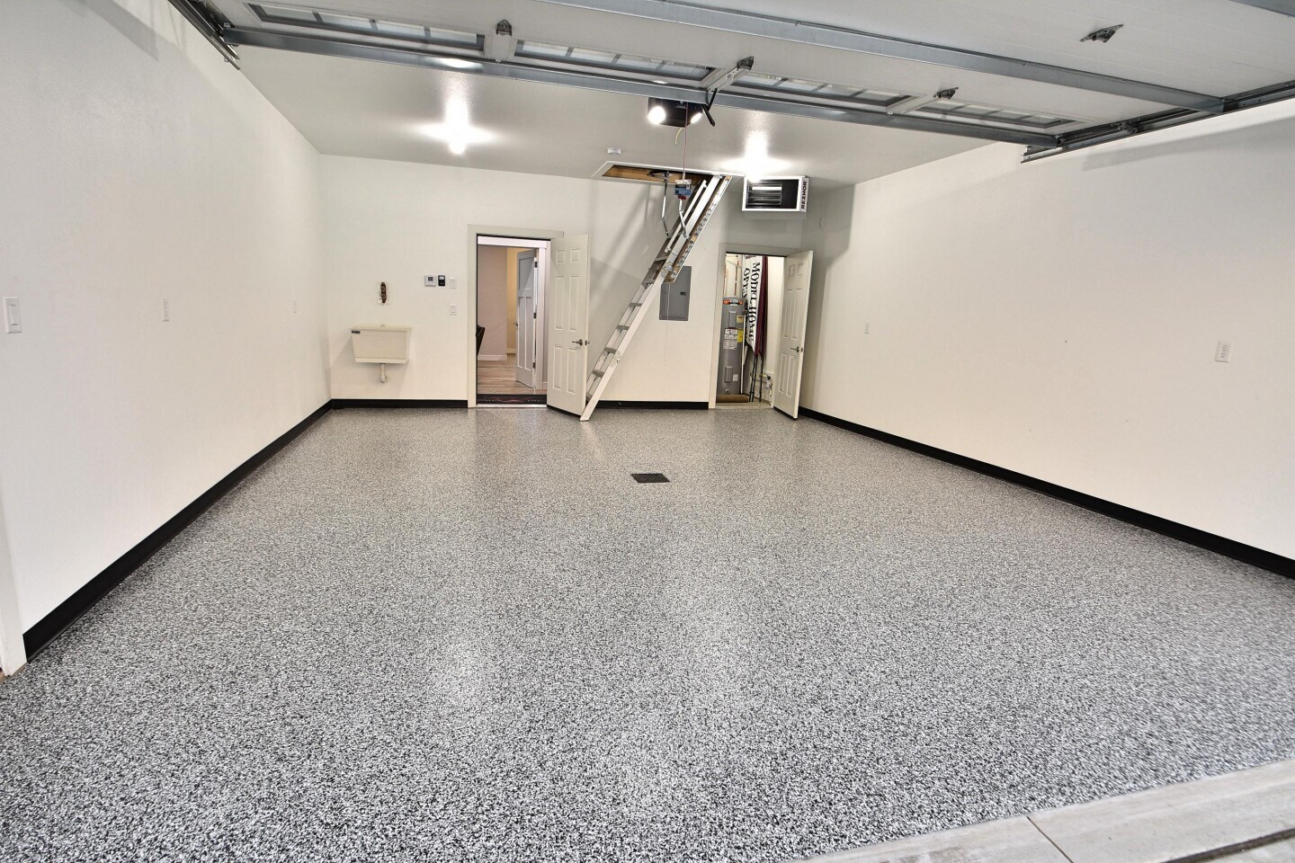 Building Photo - 6201 Tyler Pky