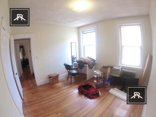 Building Photo - 3 bedroom in Brookline MA 02446