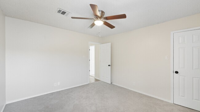 Building Photo - 1073 Stone Hollow