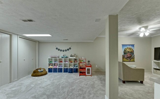 Building Photo - 4 Bedroom in Eldorado!!