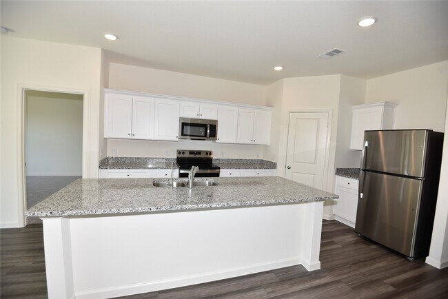 Building Photo - 21654 Cottage Ln