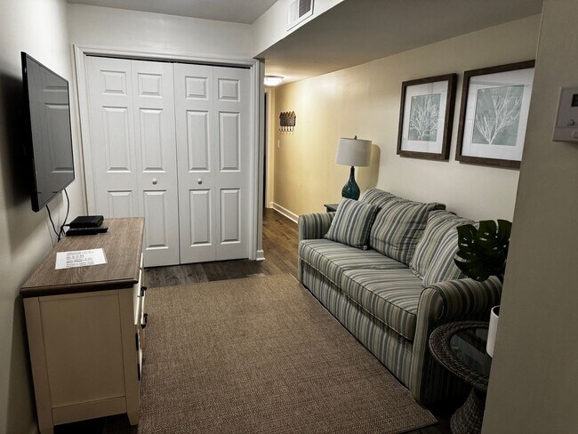 Building Photo - Remodeled First Floor Ocean Walk Condo- Furnished