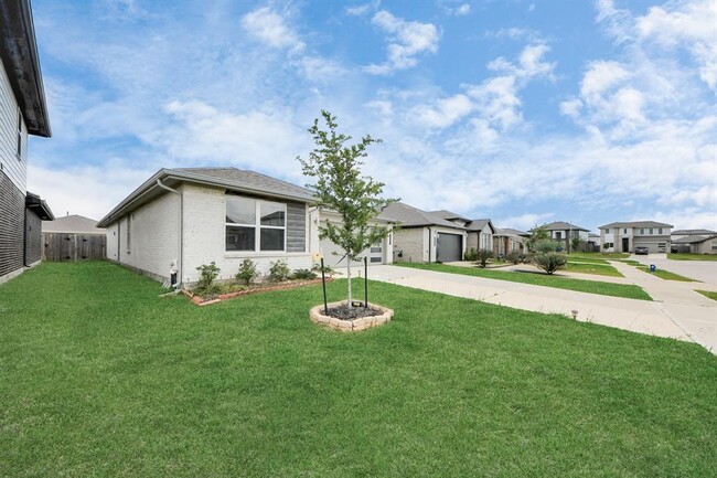 Building Photo - 7007 Fleetwood Crescent Wy