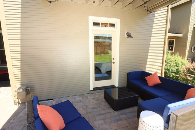 Building Photo - Fully Furnished home in Sisters Oregon