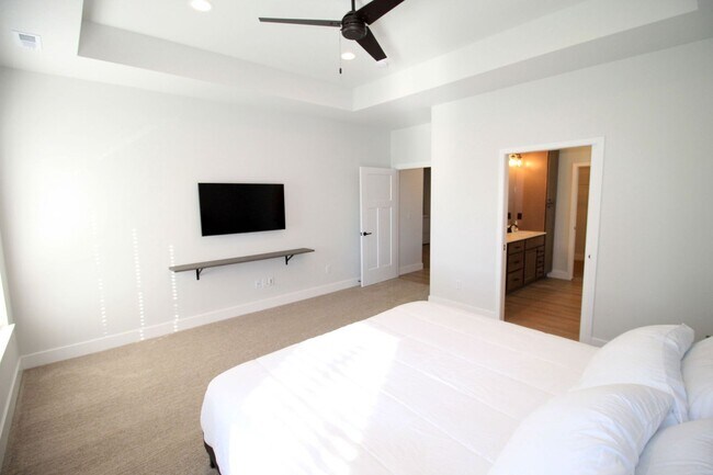 Building Photo - 2655 S Muirfield Pl