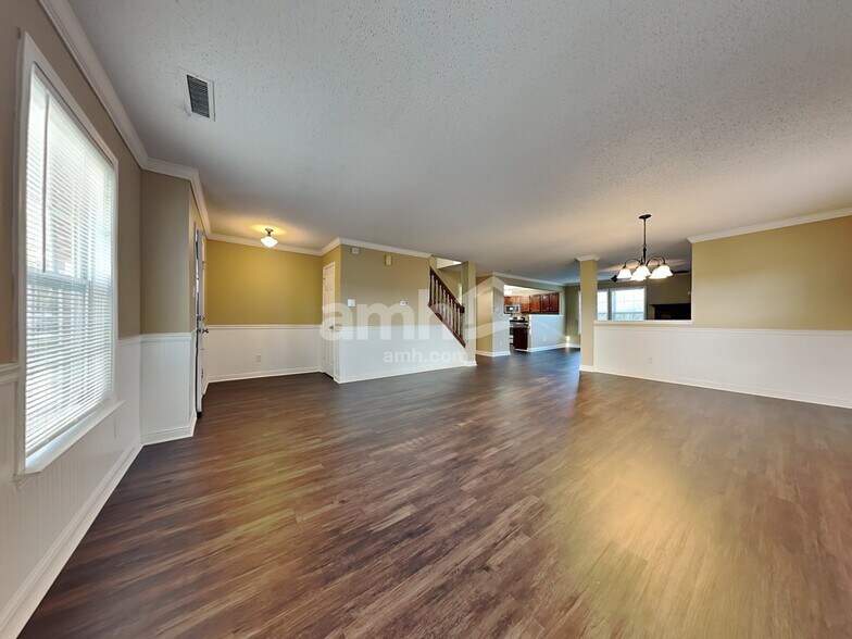 Building Photo - 13467 Allegiance Dr