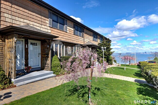 Building Photo - 1 Cora St