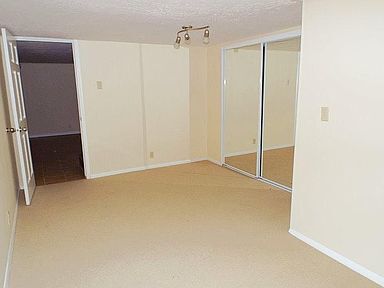 Building Photo - 2225 Garfield Ave