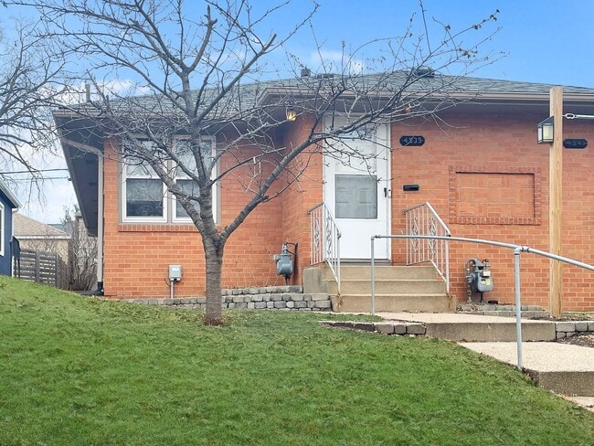 Building Photo - 4539 Bloomington Ave