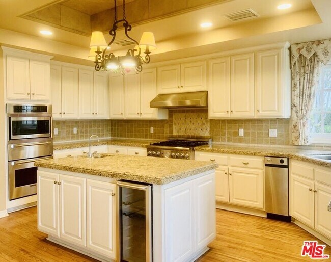 Building Photo - 23931 Aspen Way