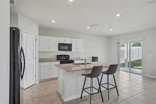 Building Photo - 1371 Madison Cir