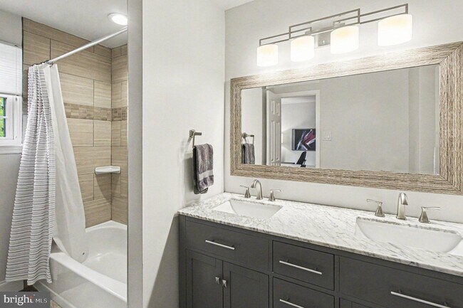 Building Photo - 3420 Keswick Way