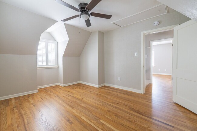 Building Photo - Charming 2-Story Home in Tech Terrace!