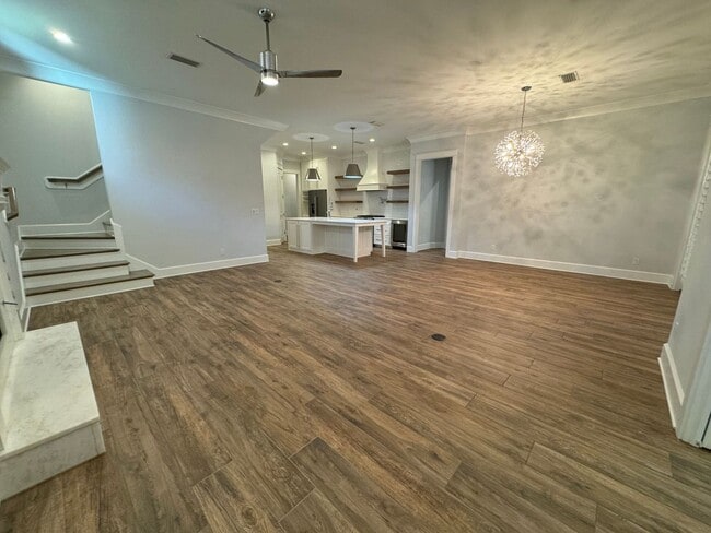 Building Photo - Grand Point East - 4 Bedroom, 3 Bathroom w...
